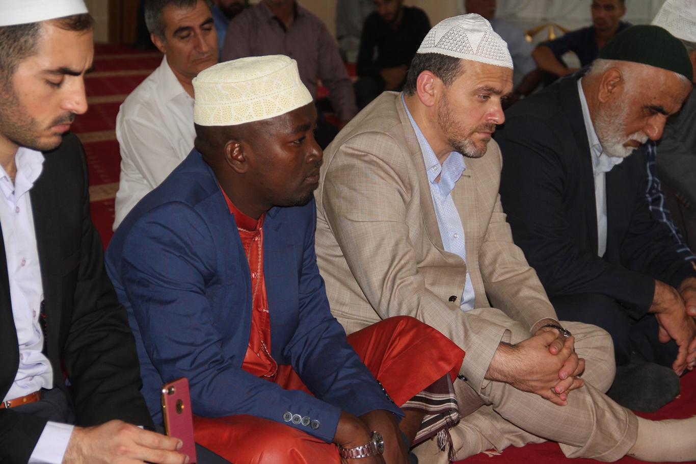 Kur’an ziyafeti mest etti Kur’an ziyafeti mest etti